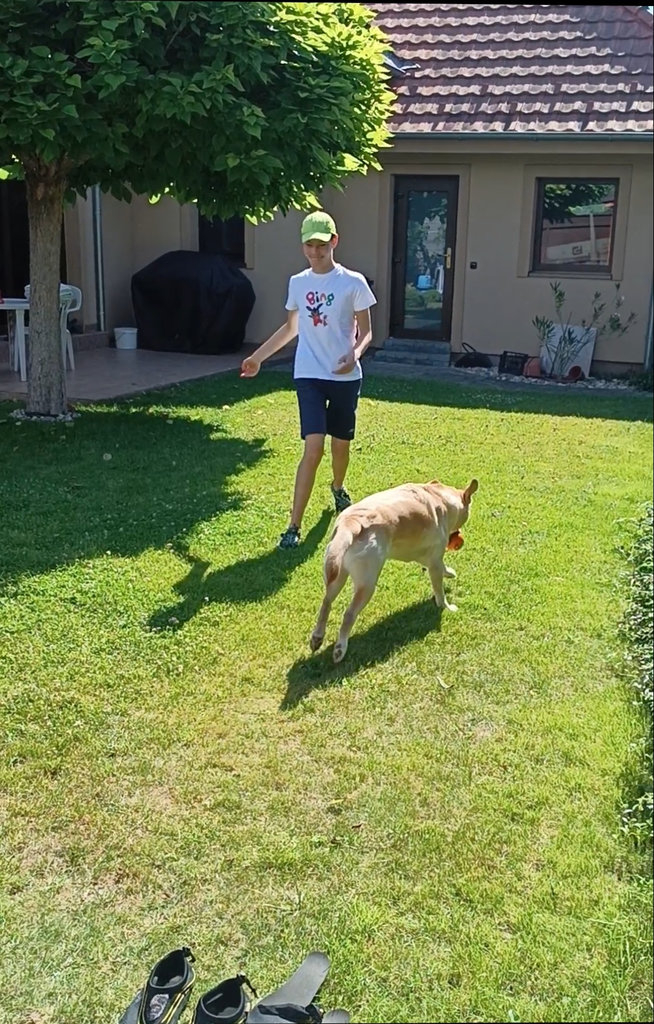 25-08-hugo